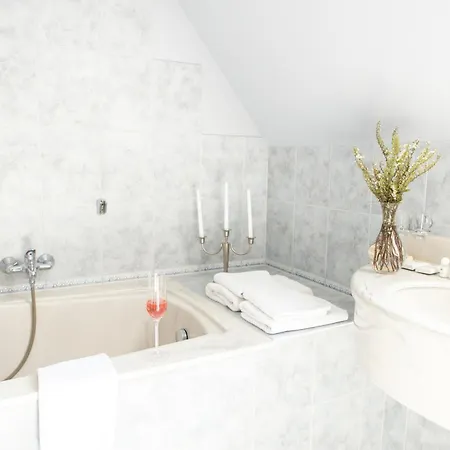 מלון Boutiquehotel Gut Tribbevitz Auf Ruegen 4*