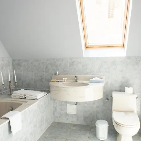 Boutiquehotel Gut Tribbevitz Auf Ruegen מלון