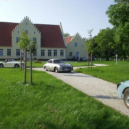 מלון Boutiquehotel Gut Tribbevitz Auf Ruegen 4*